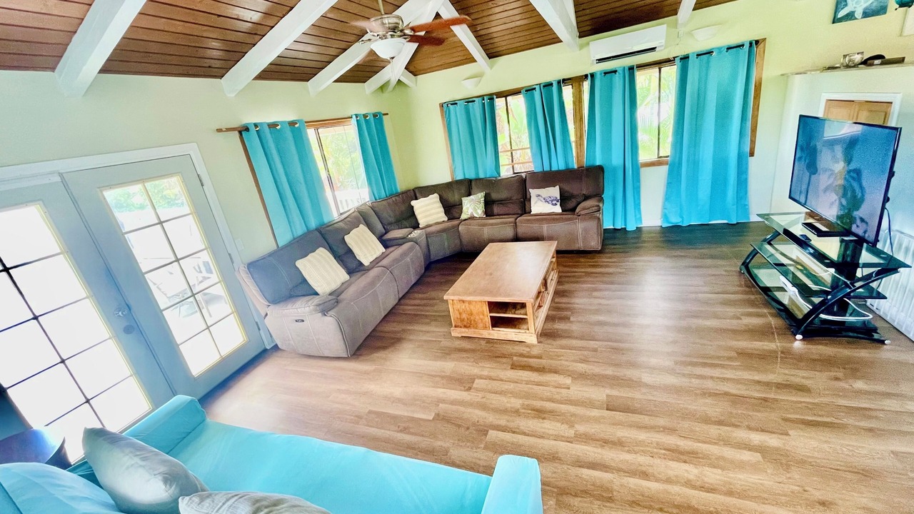 Photo of Bedroom in Kahaluu Bay