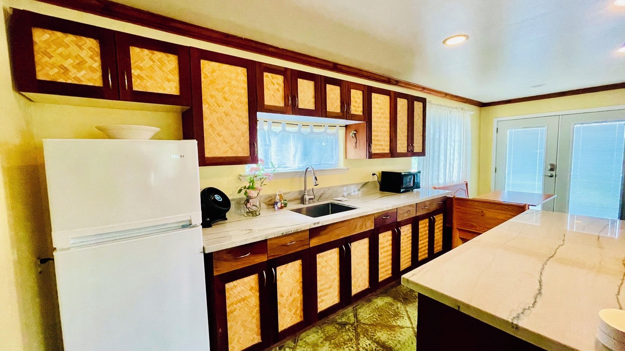 Photo of Kitchen in Kahaluu Bay