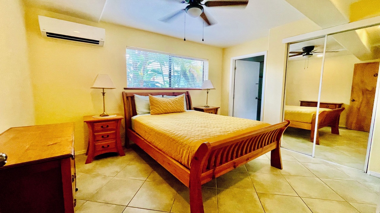 Photo of Bedroom in Kahaluu Bay