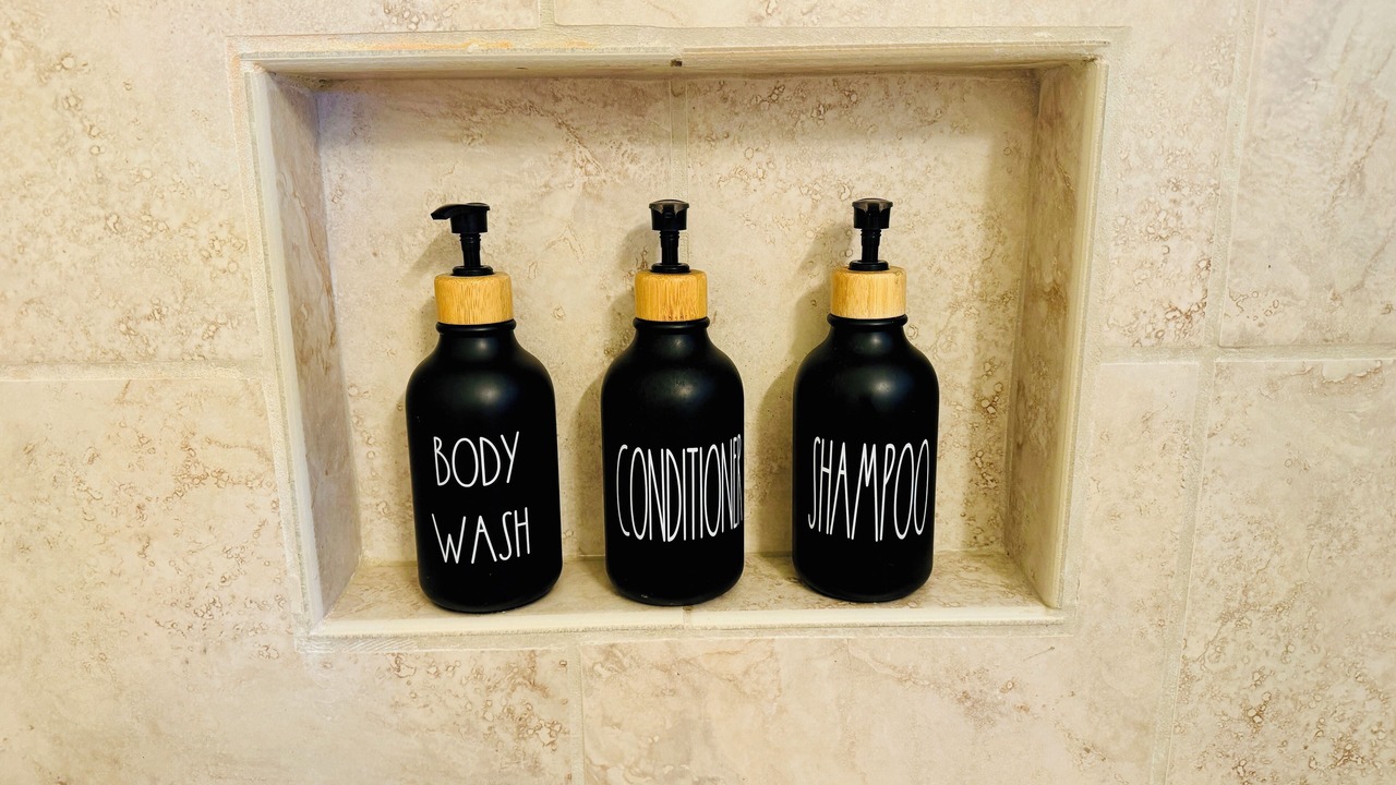 Photo of Bathroom in Kahaluu Bay