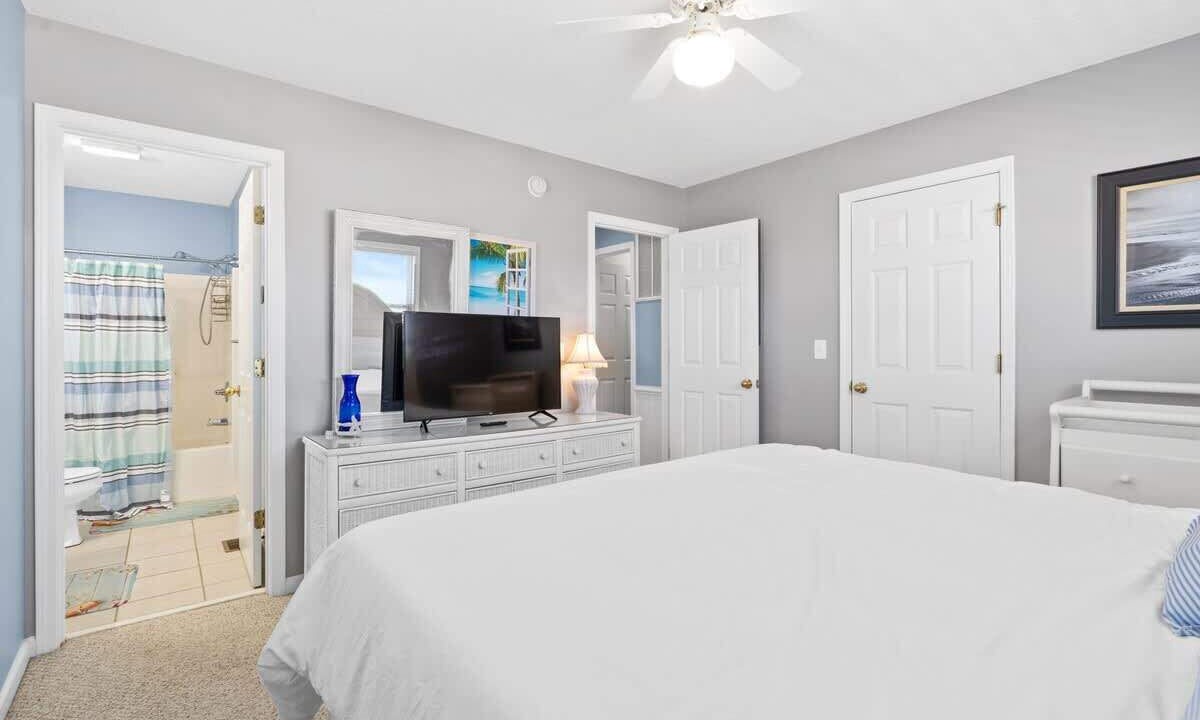 Photo of Bedroom in Sunset Beach