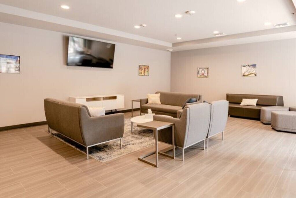 Photo of Livingroom in East Cesar Chavez