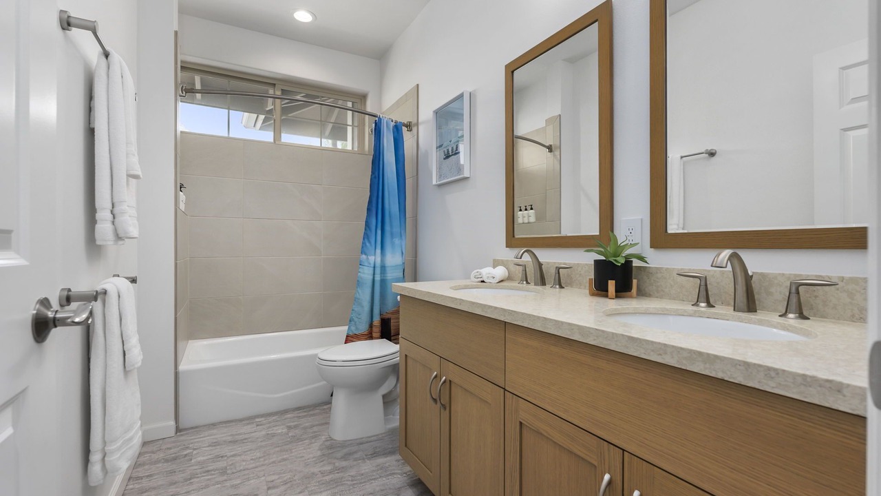 Photo of Bathroom in Makaha Valley