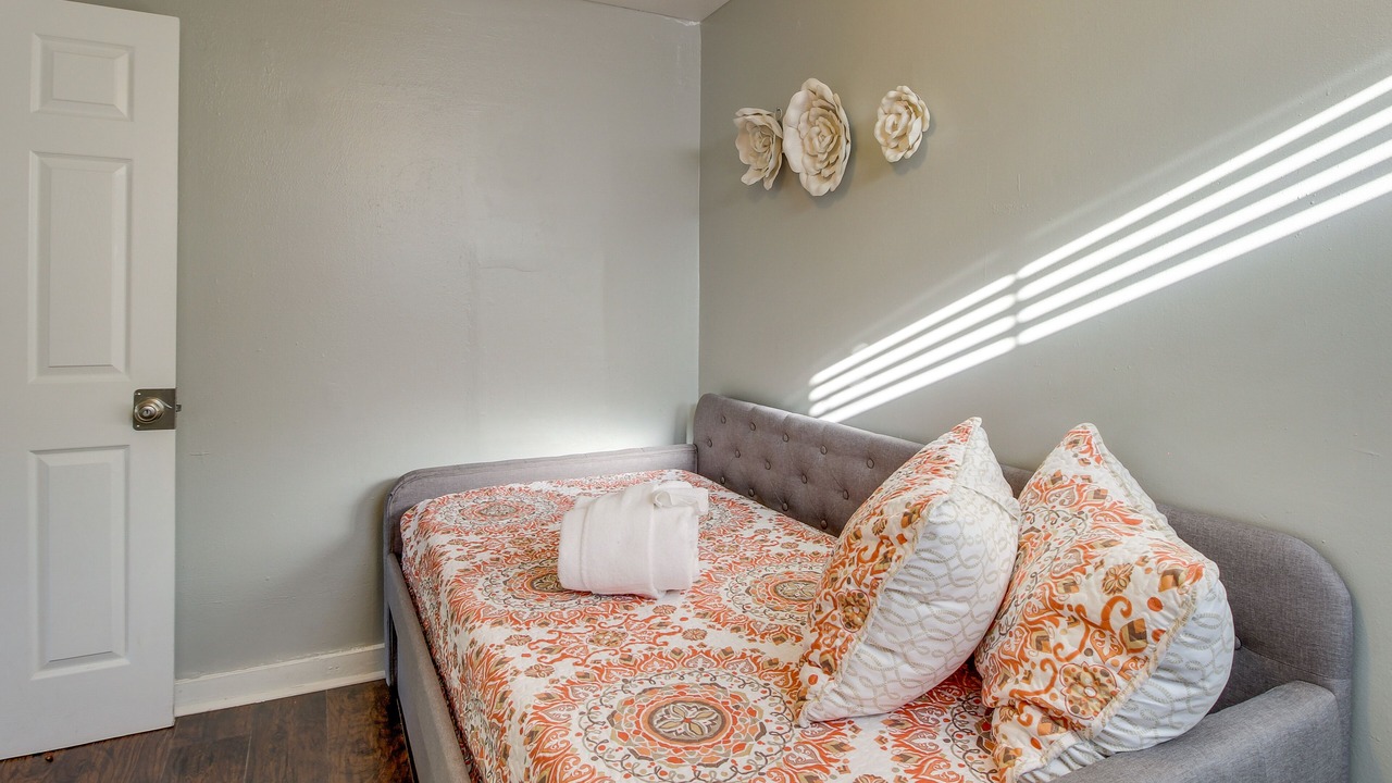 Photo of Bedroom in Midtown