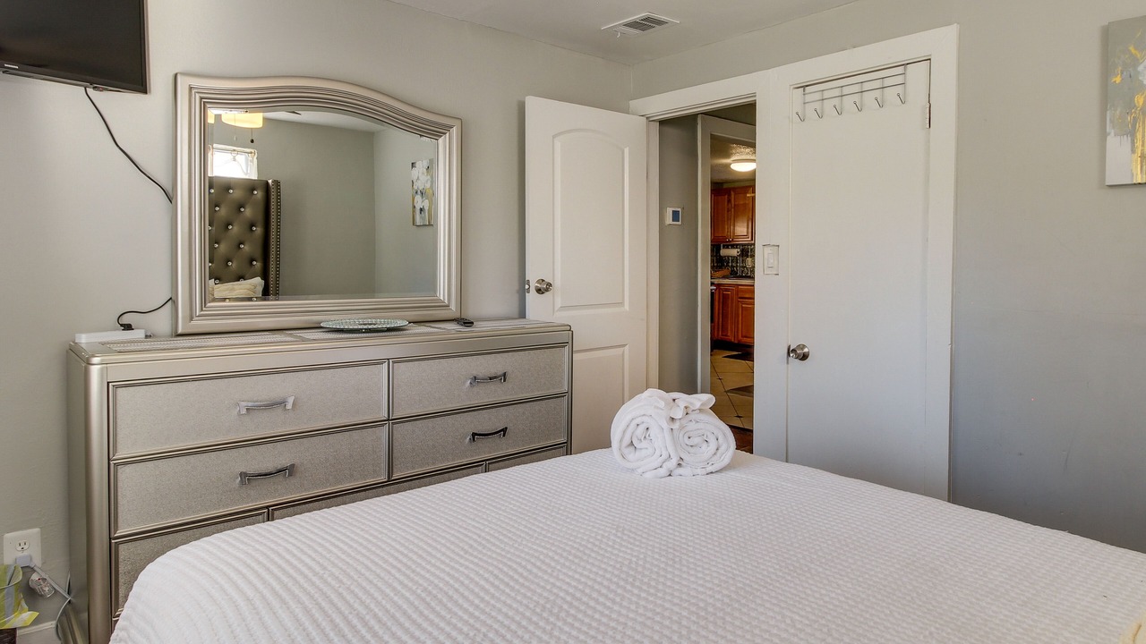 Photo of Bedroom in Midtown