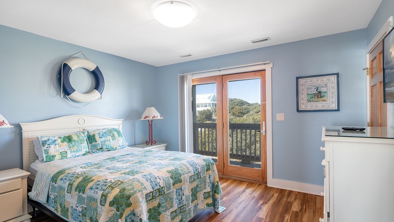 Photo of Patio Balcony in Emerald Isle