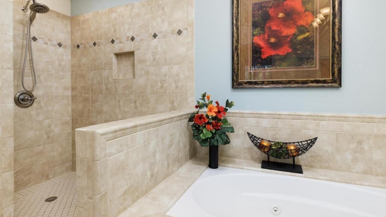 Photo of Bathroom in Kulalani