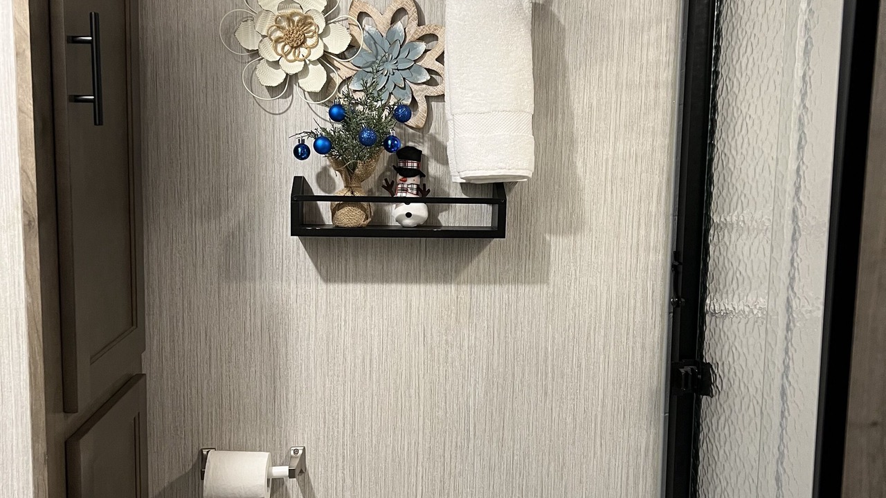 Photo of Bathroom in Seneca