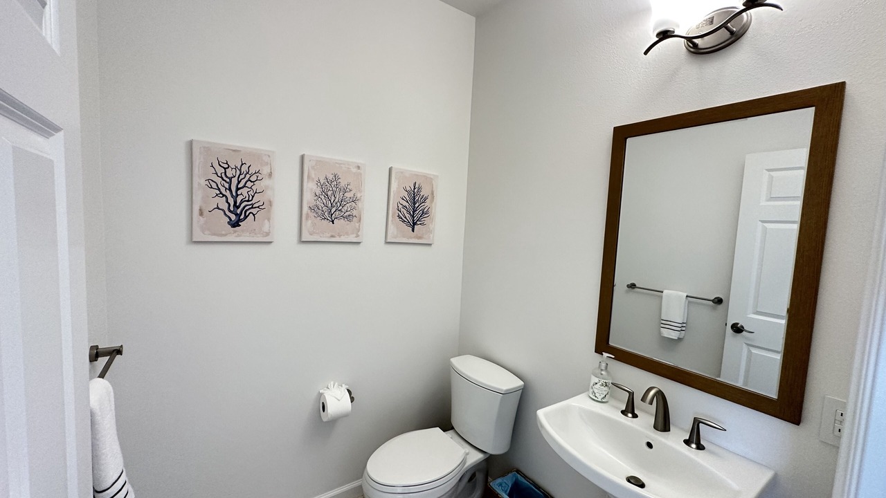 Photo of Bathroom in Makaha Valley