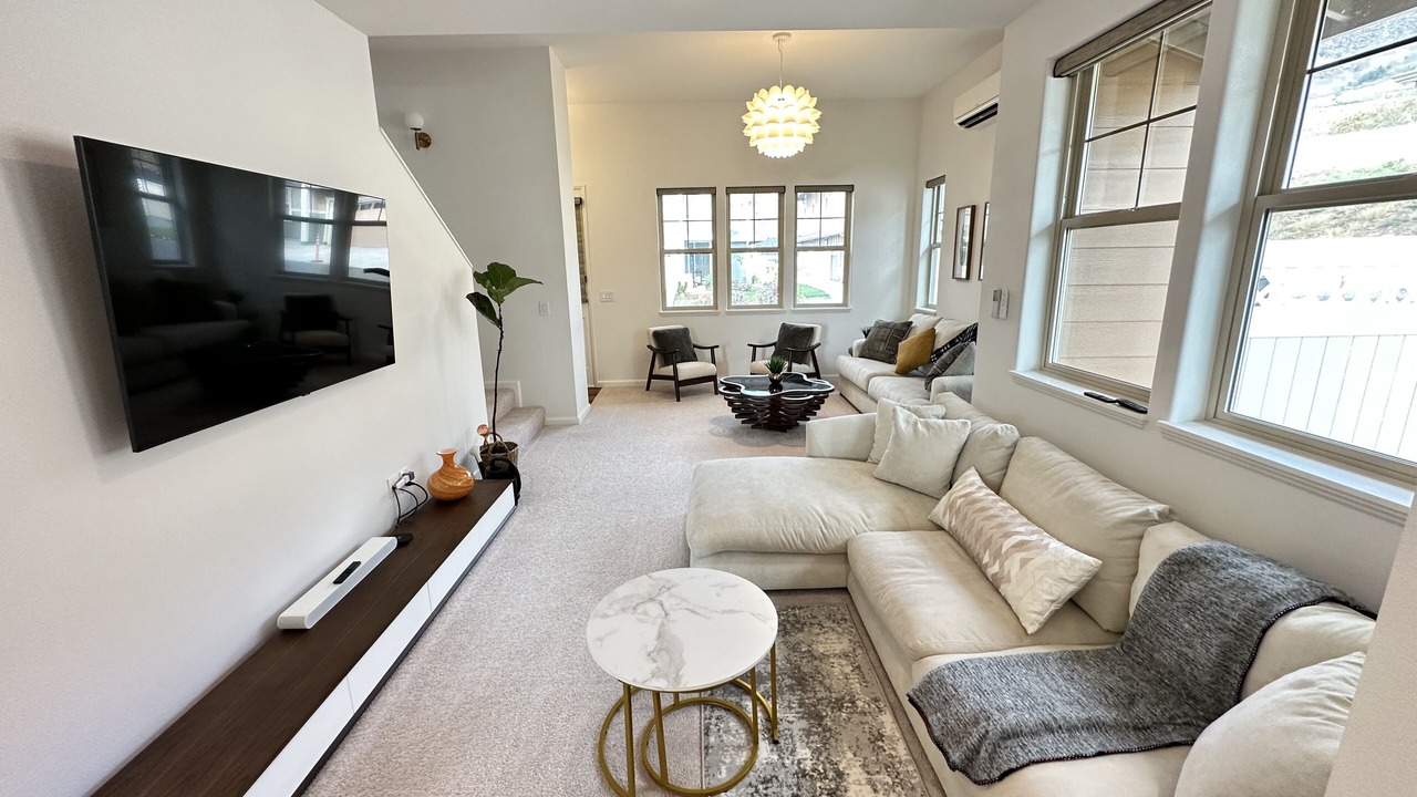 Photo of Livingroom in Makaha Valley