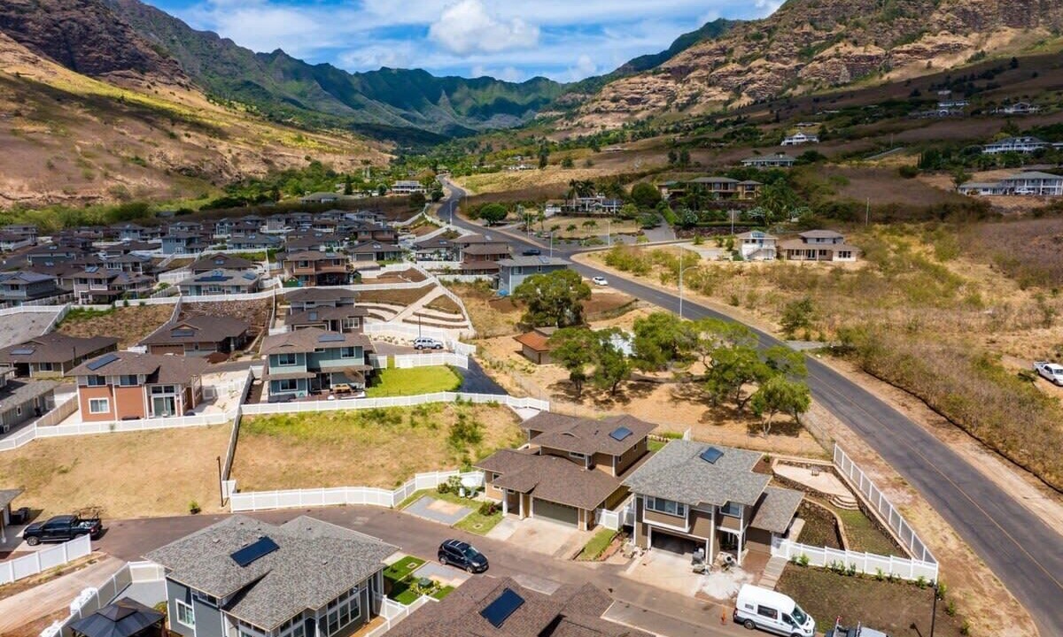 Photo of Outdoor in Makaha Valley