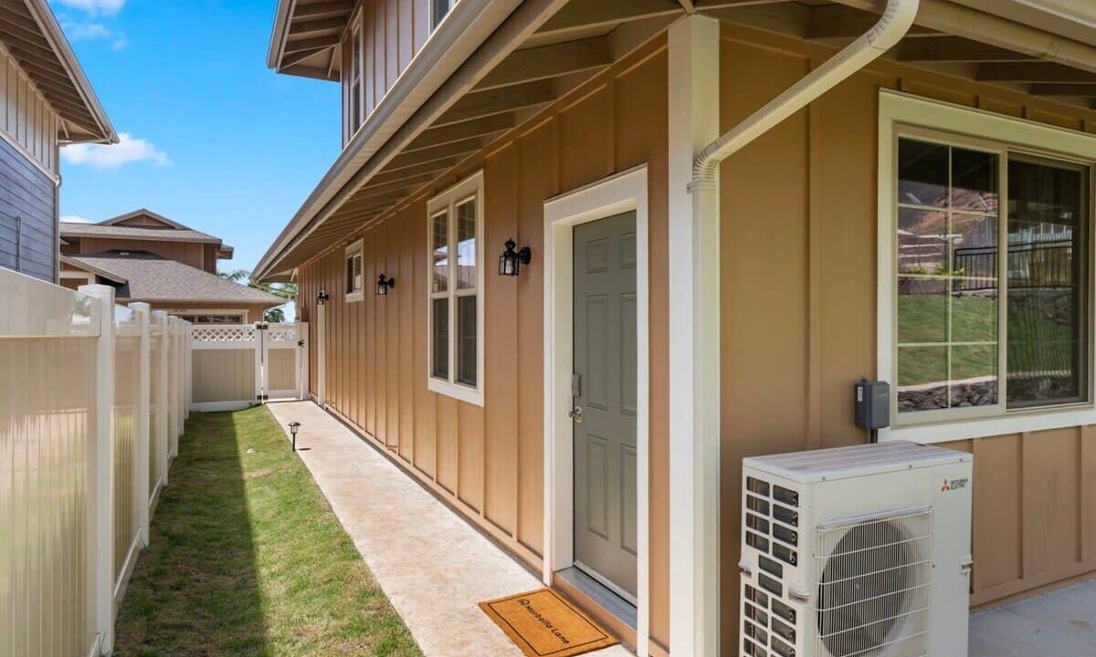 Photo of Outdoor in Makaha Valley