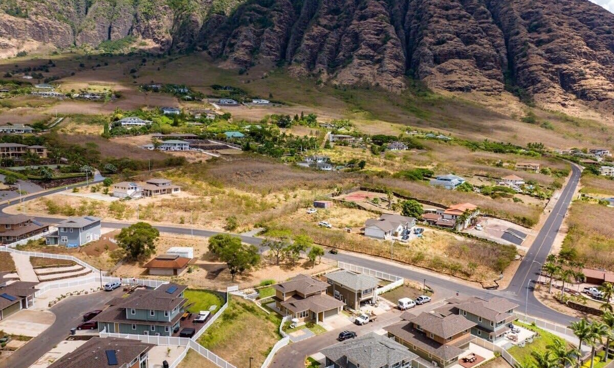 Photo of Outdoor in Makaha Valley