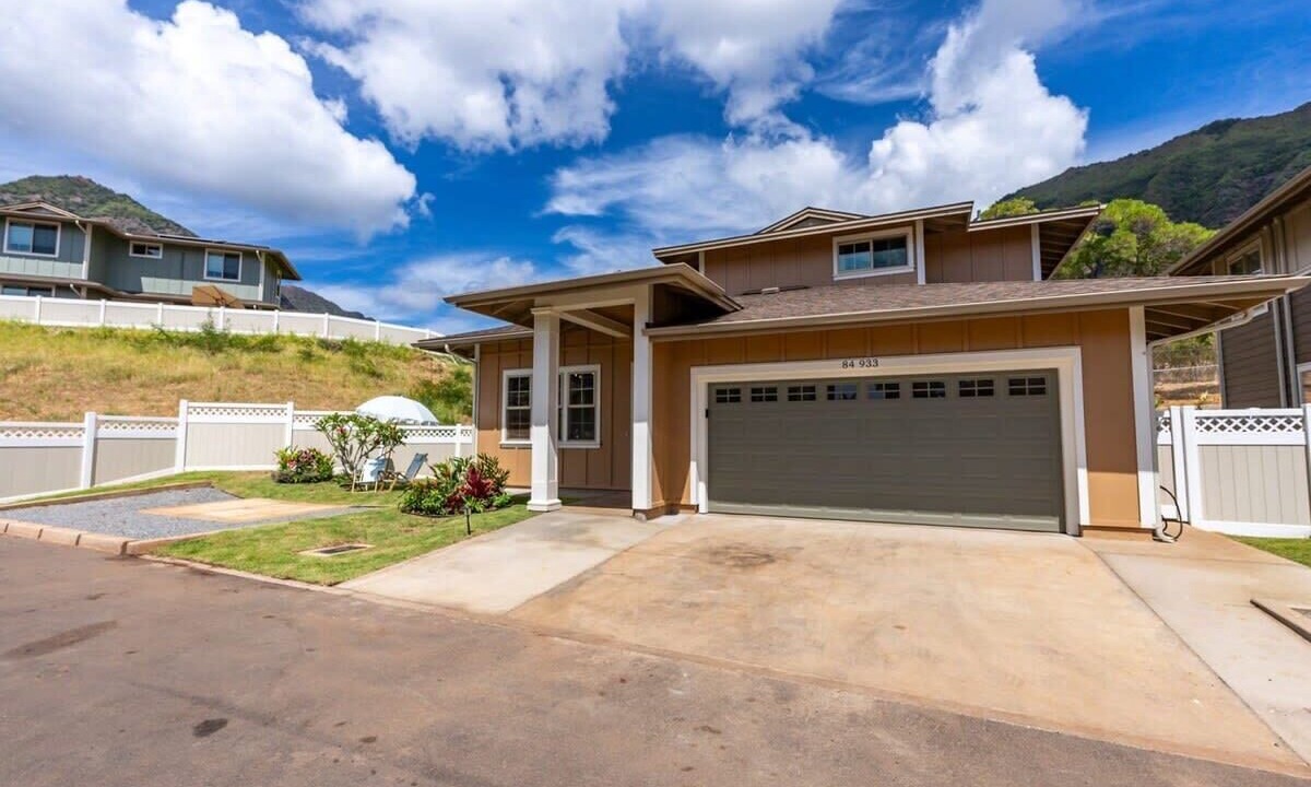 Photo of Outdoor in Makaha Valley
