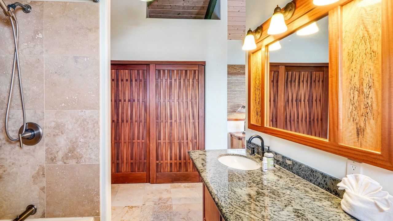 Photo of Bathroom in Honaunau-Napoopoo