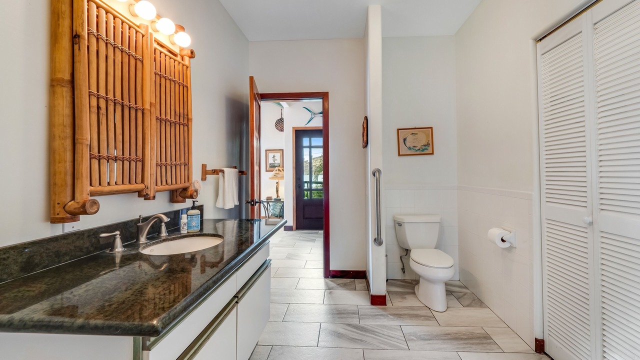 Photo of Bathroom in Honaunau-Napoopoo