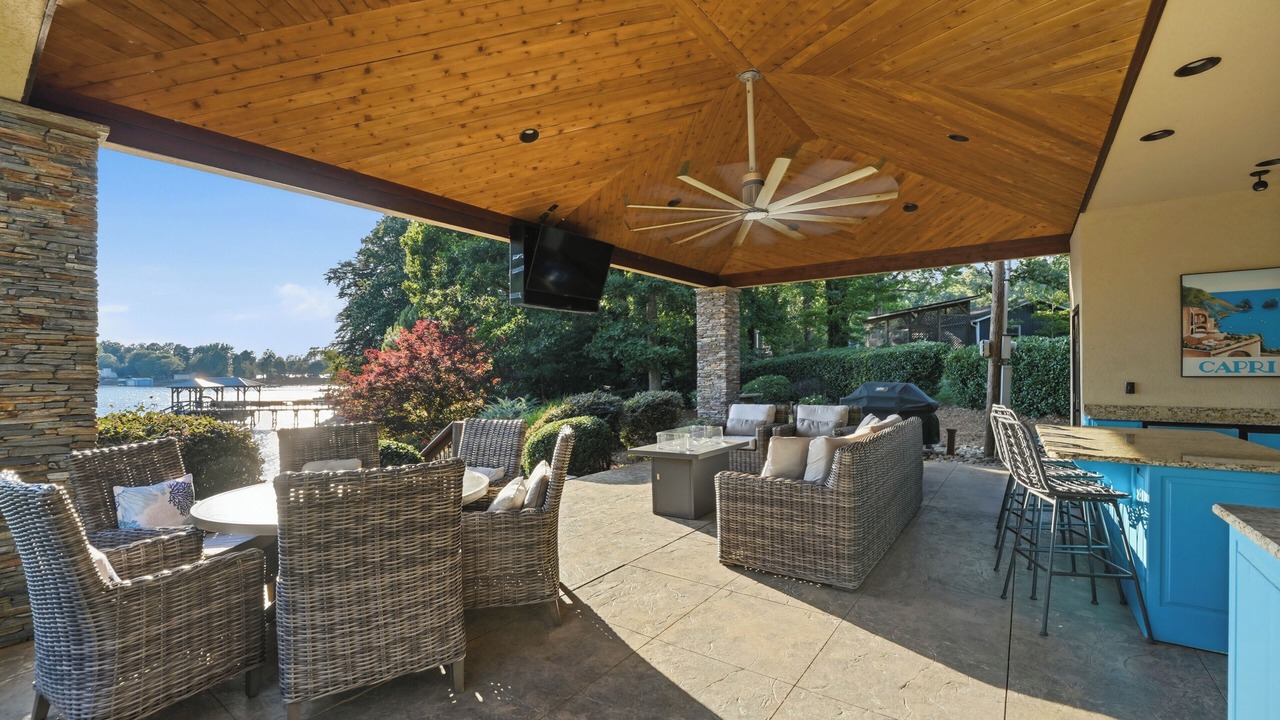 Photo of Outdoor in Mayhew
