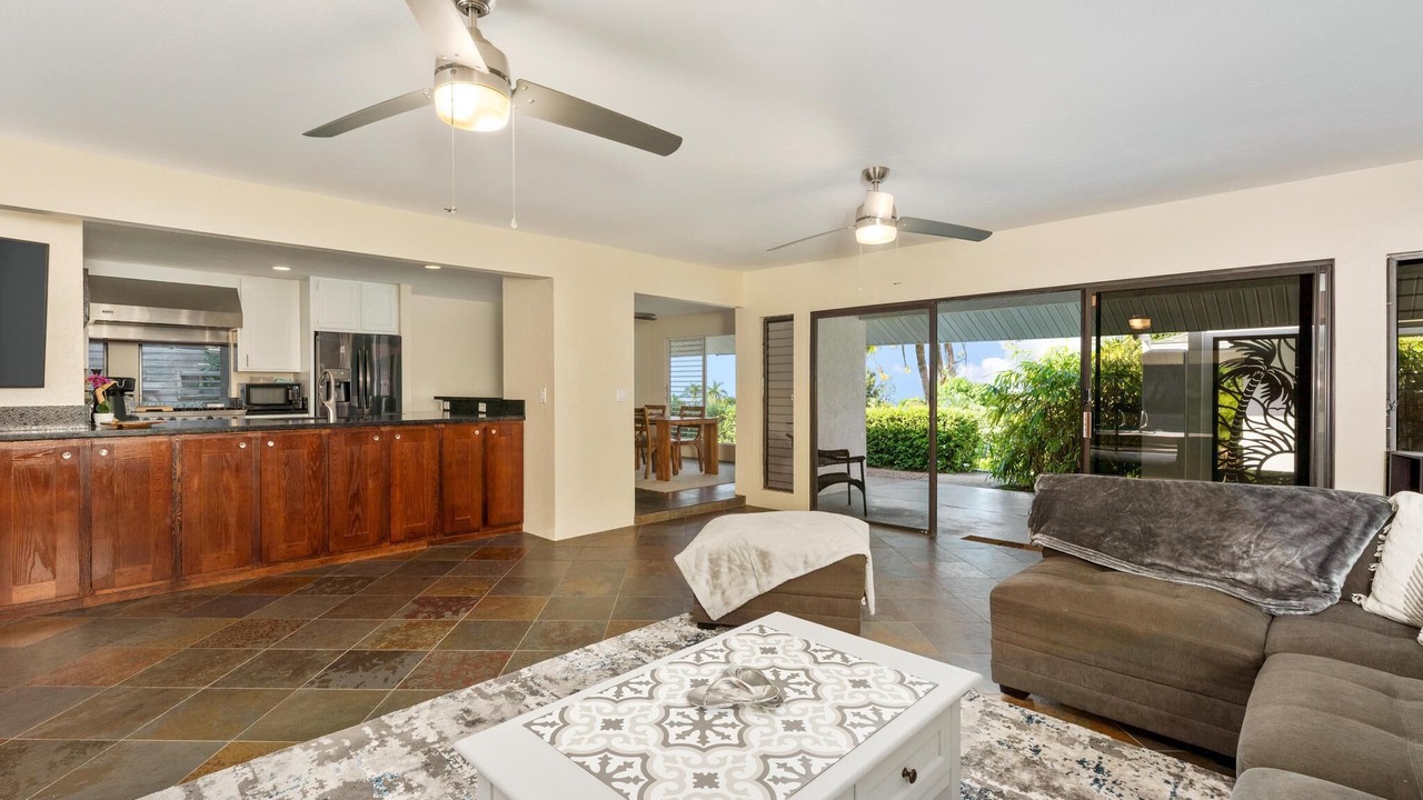 Photo of Livingroom in Kona Palisades