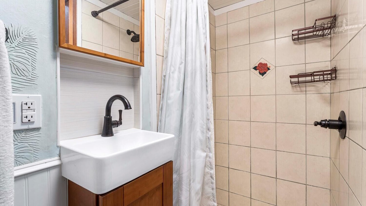 Photo of Bathroom in Historic Kailua Village