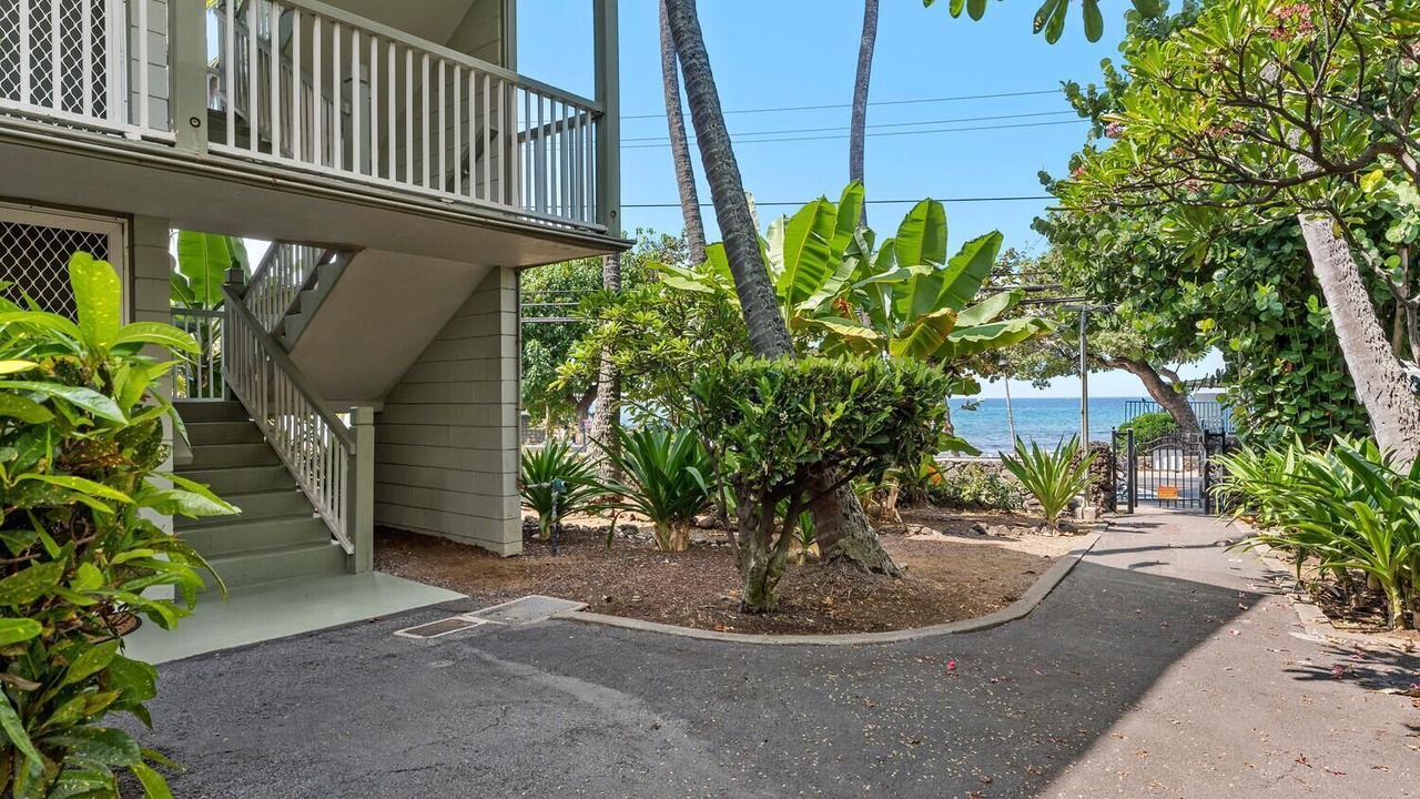 Photo of Others in Historic Kailua Village