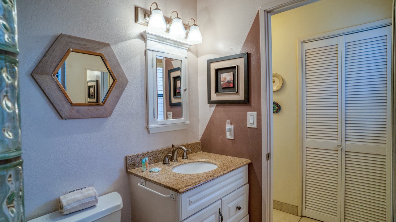 Photo of Bathroom in Maalaea