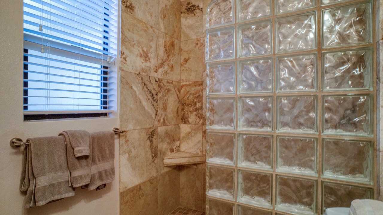 Photo of Bathroom in Maalaea