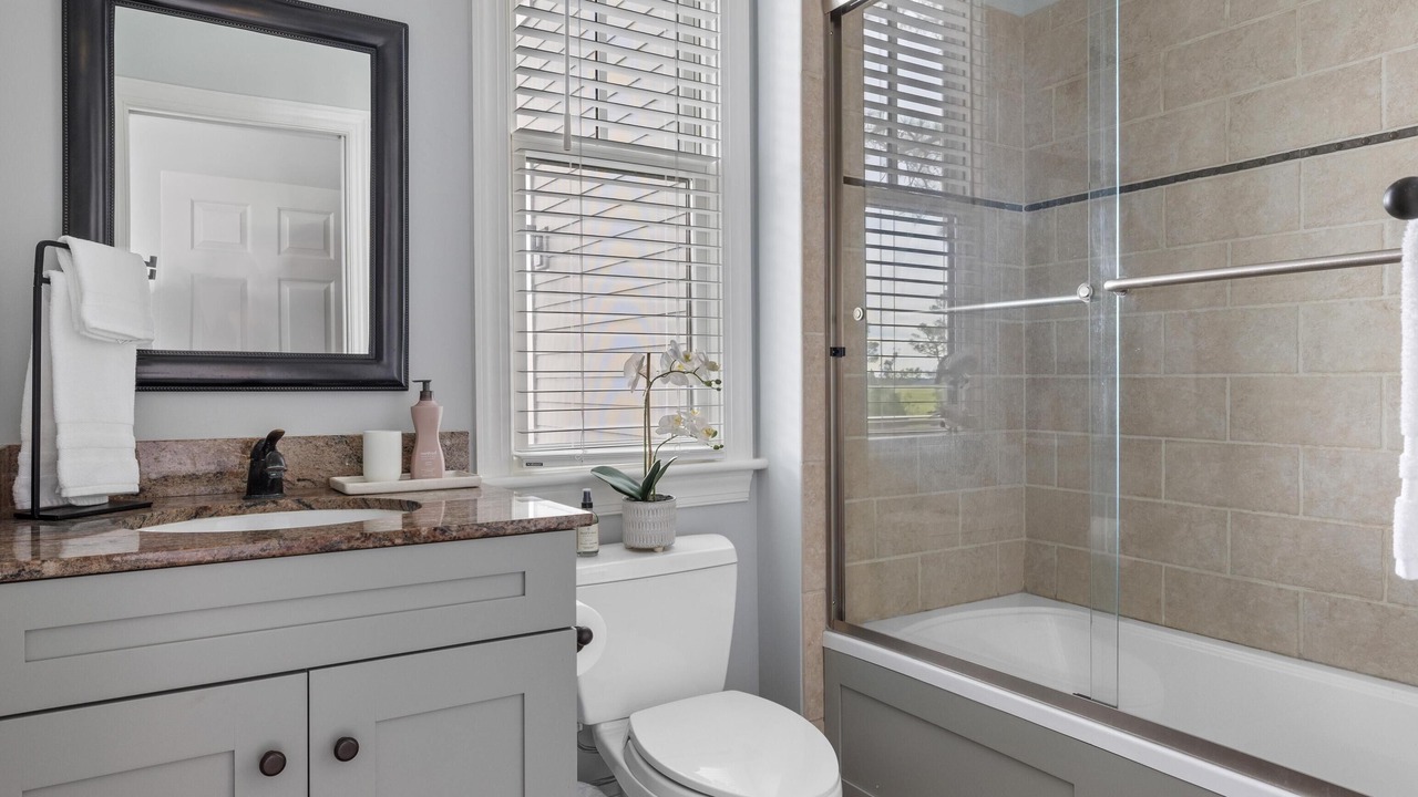 Photo of Bathroom in Vanderhorst Plantation