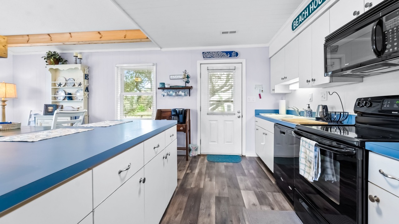 Photo of Kitchen in Sea Scape