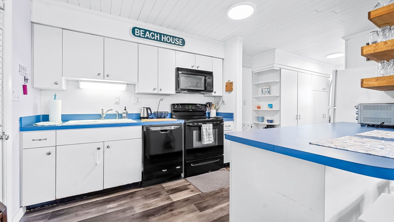 Photo of Kitchen in Sea Scape