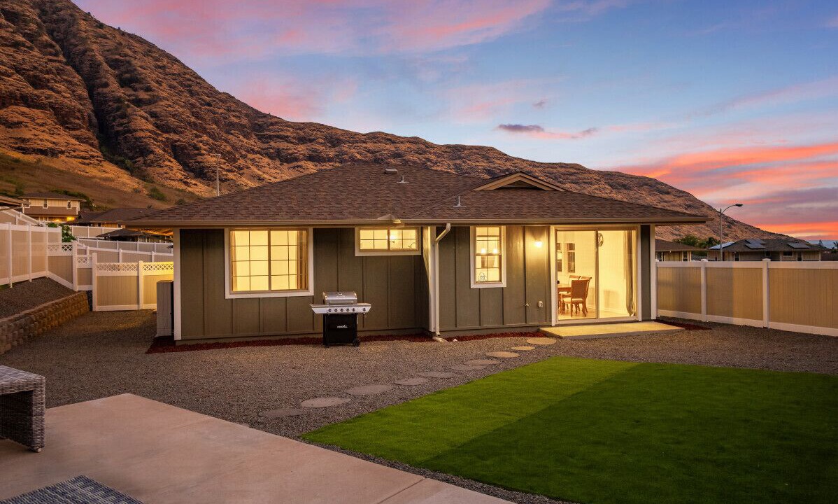 Photo of Outdoor in Makaha Valley