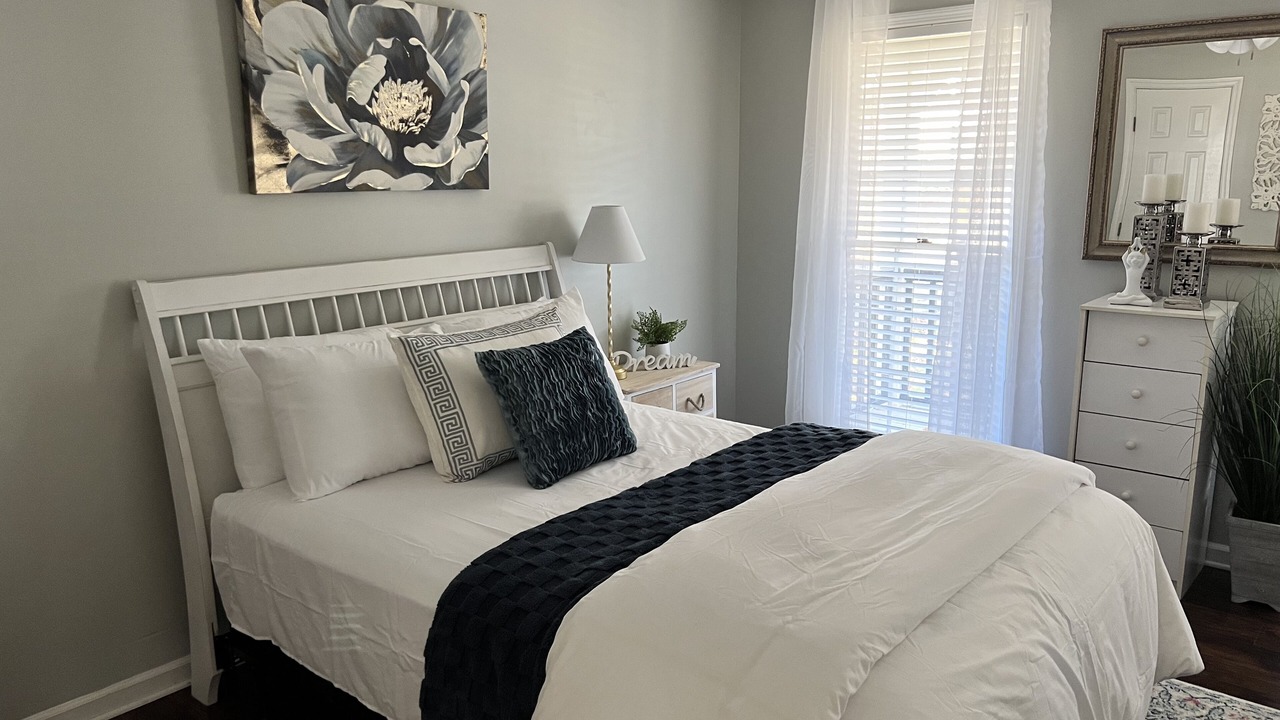 Photo of Bedroom in Flowery Branch
