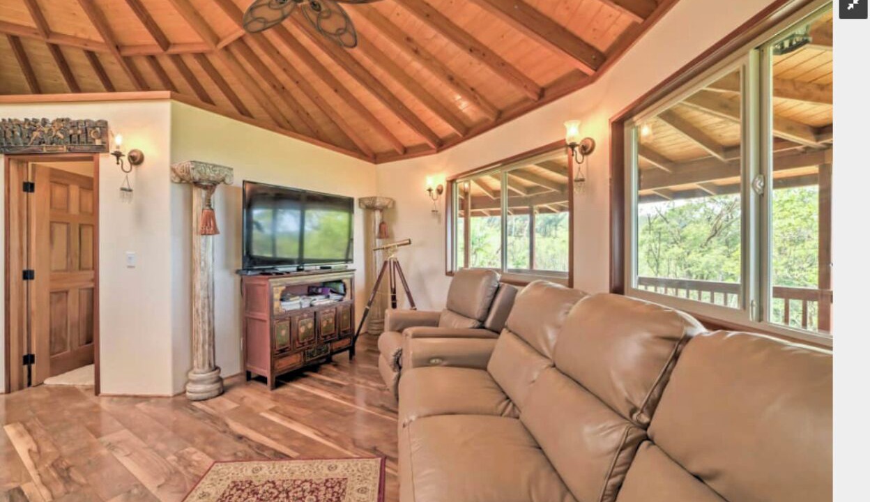Photo of Livingroom in Honomu
