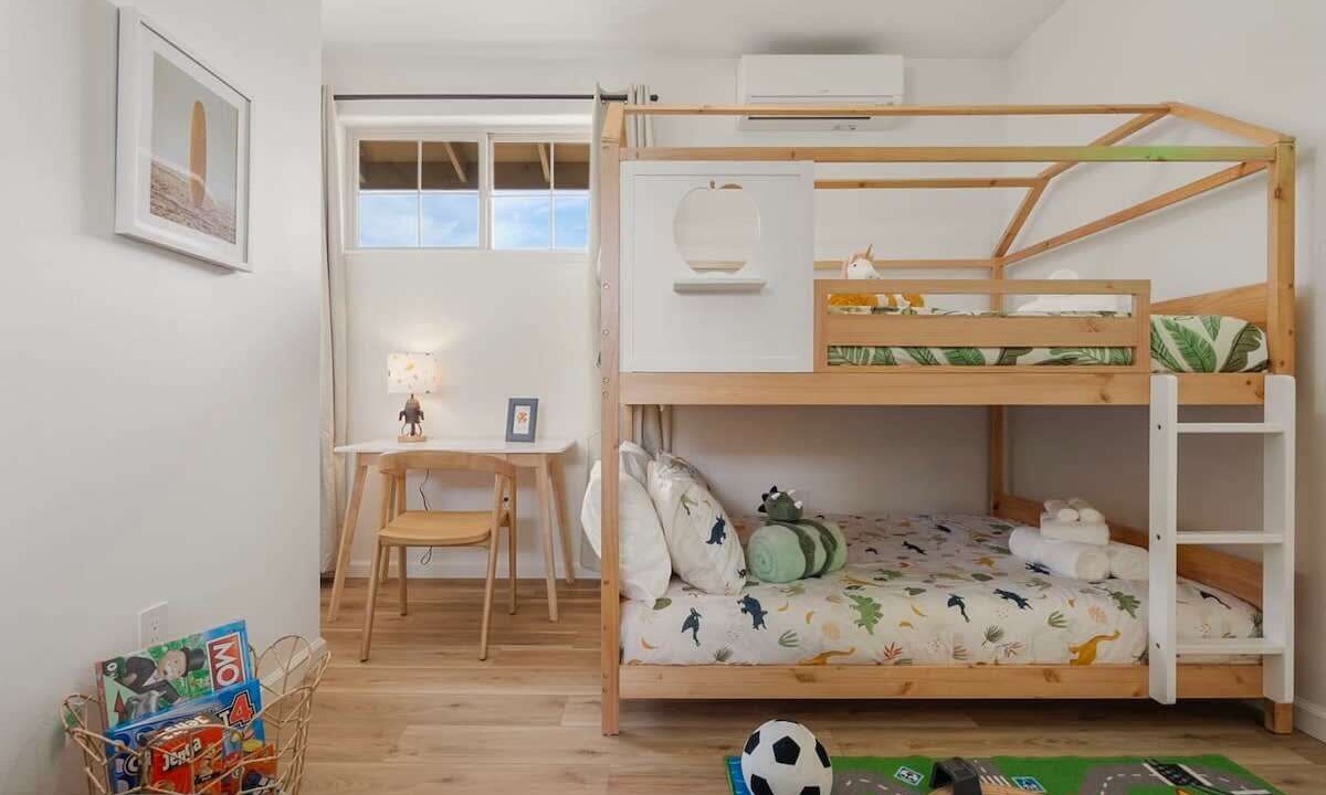 Photo of Bedroom in Makaha Valley