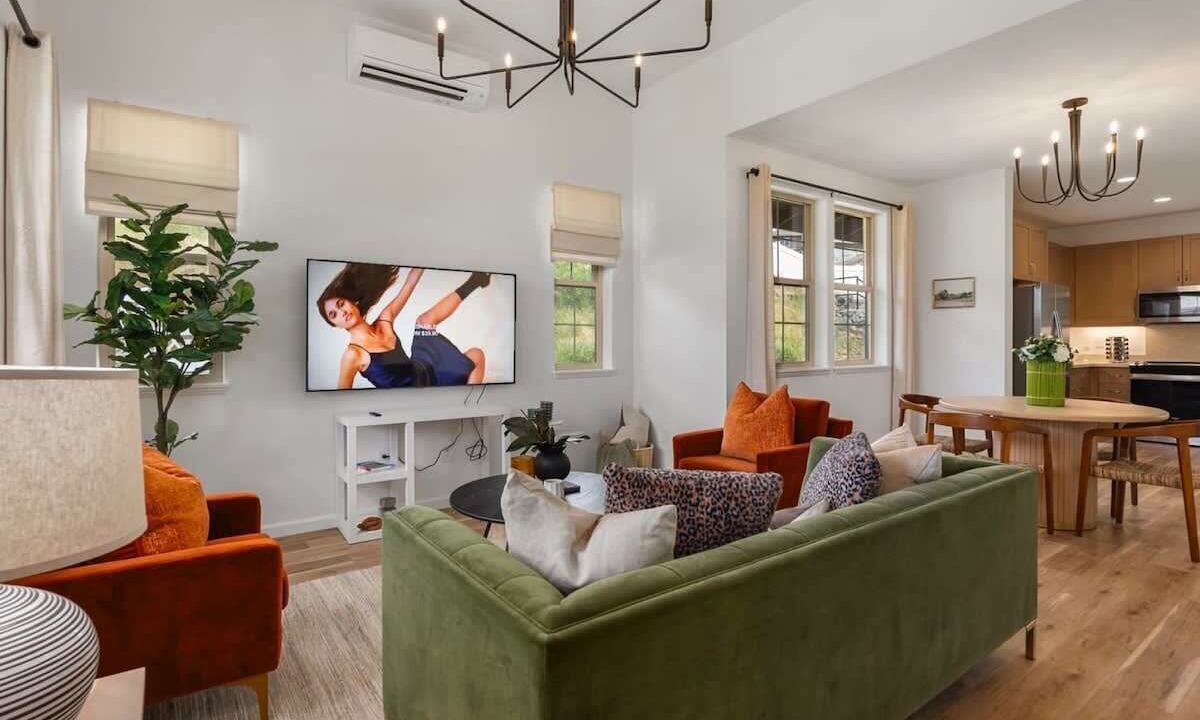 Photo of Livingroom in Makaha Valley