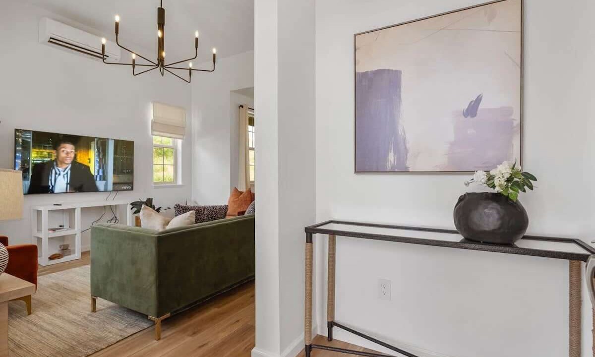 Photo of Livingroom in Makaha Valley