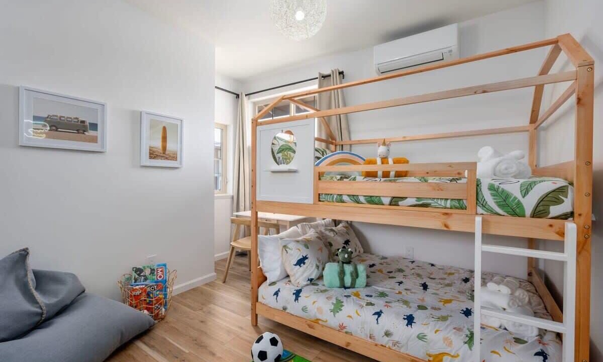 Photo of Bedroom in Makaha Valley