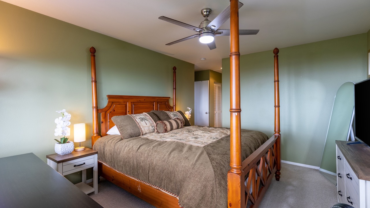Photo of Bedroom in Kona Palisades