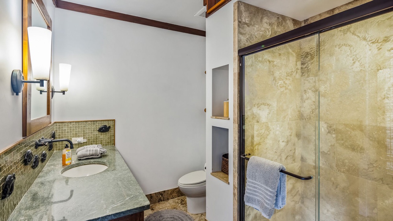 Photo of Bathroom in Kahuku
