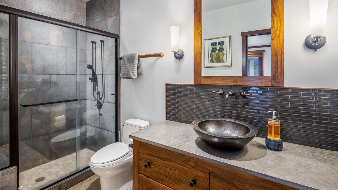 Photo of Bathroom in Kahuku