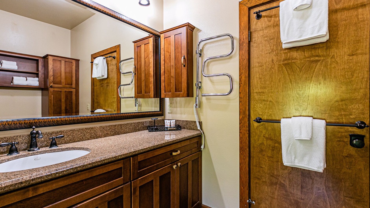 Photo of Bathroom in Royal Hawaiian Estates