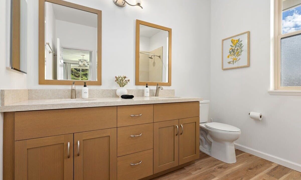 Photo of Bathroom in Makaha Valley