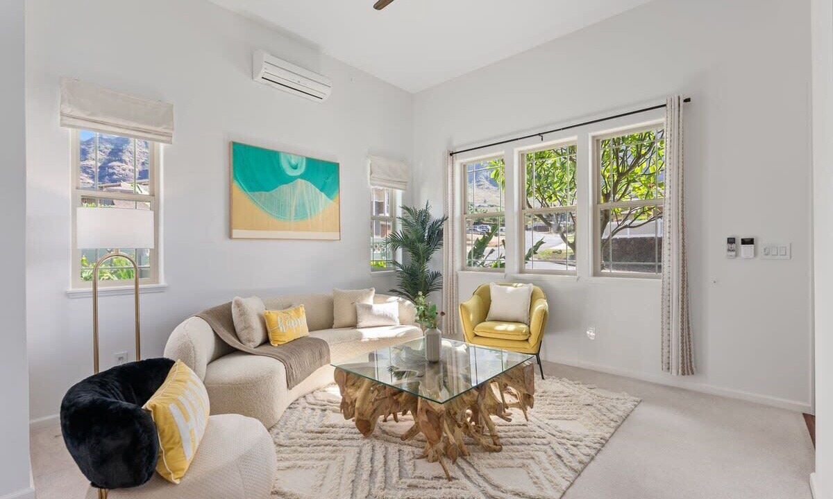 Photo of Livingroom in Makaha Valley