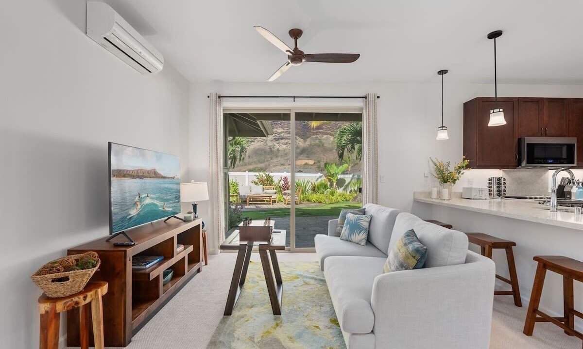 Photo of Livingroom in Makaha Valley