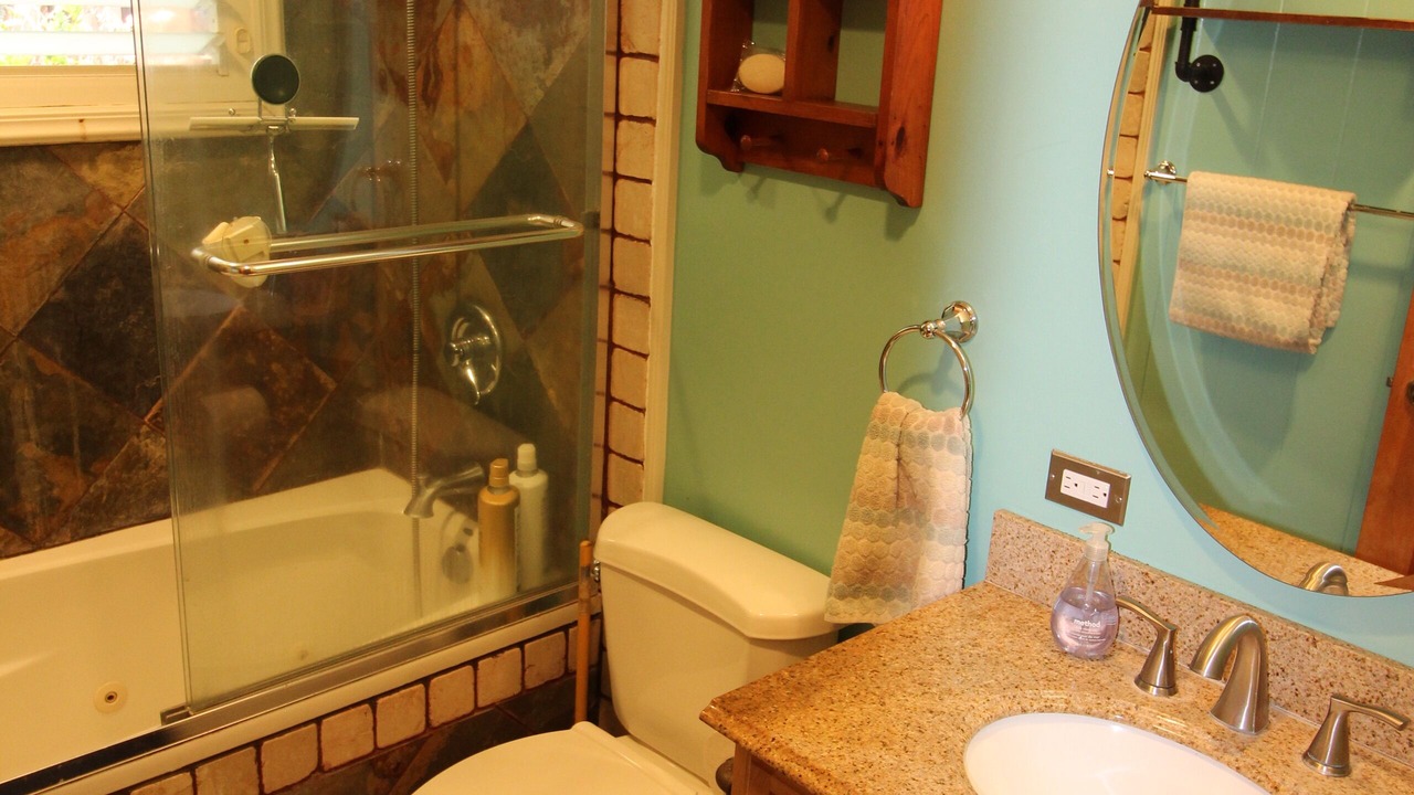 Photo of Bathroom in Kailua