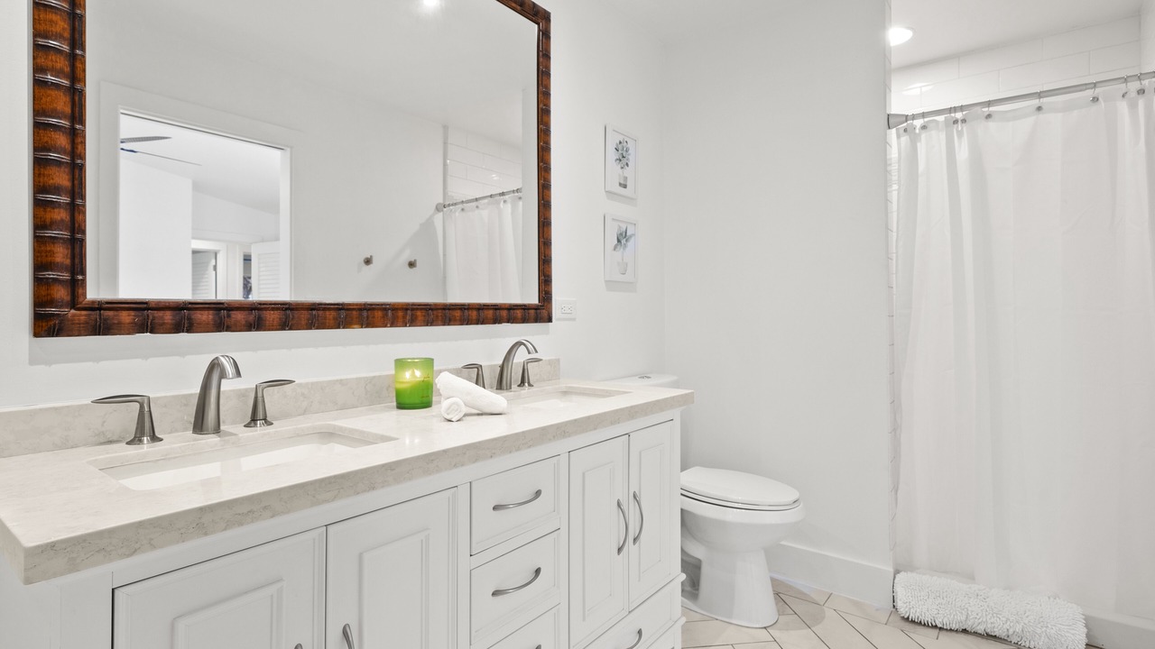 Photo of Bathroom in Ka'a'awa