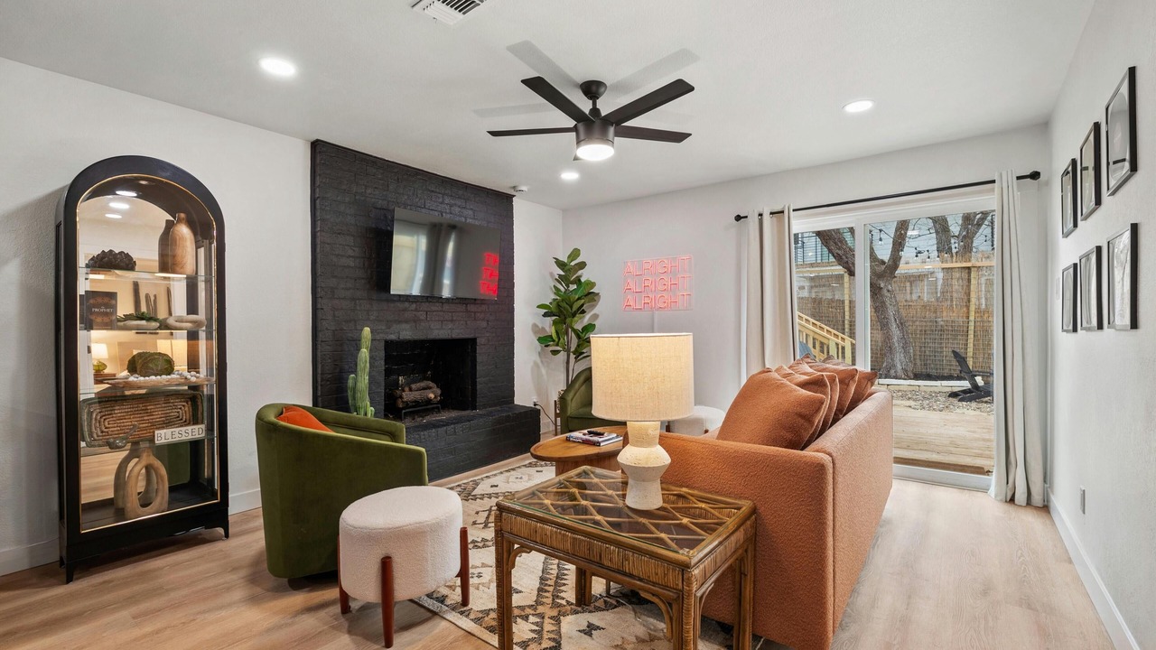 Photo of Livingroom in Barton Hills