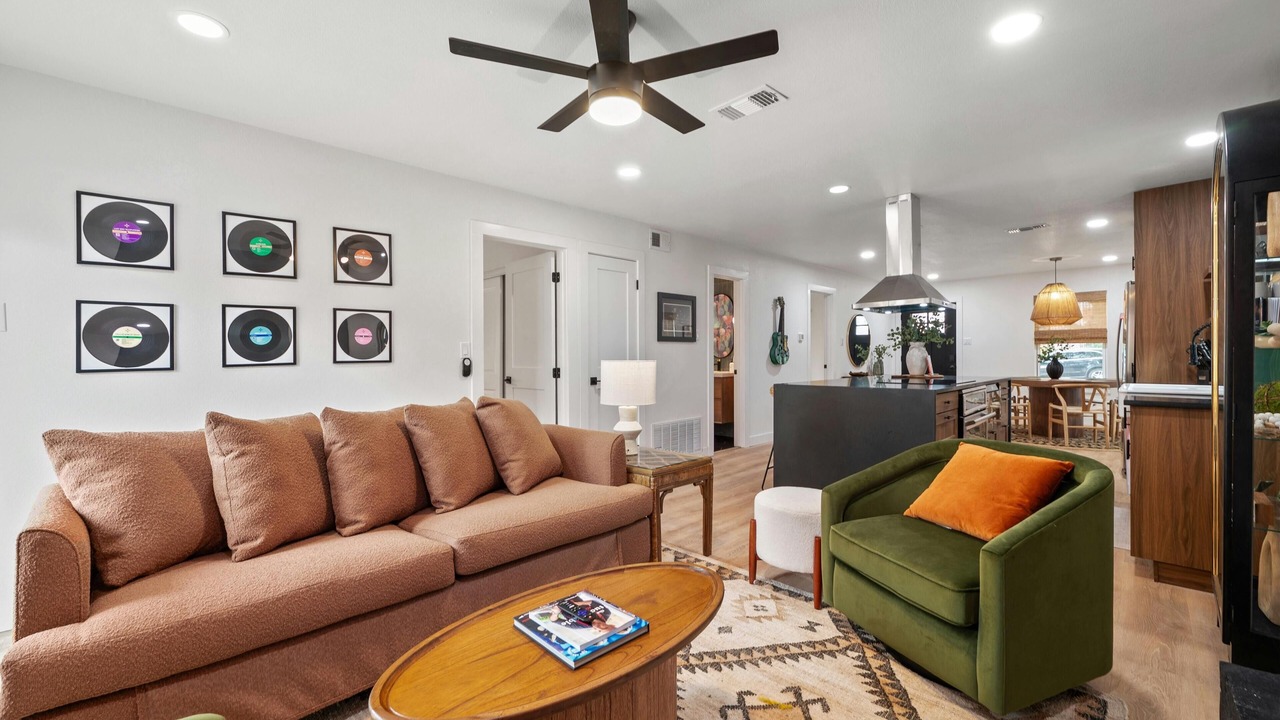 Photo of Livingroom in Barton Hills