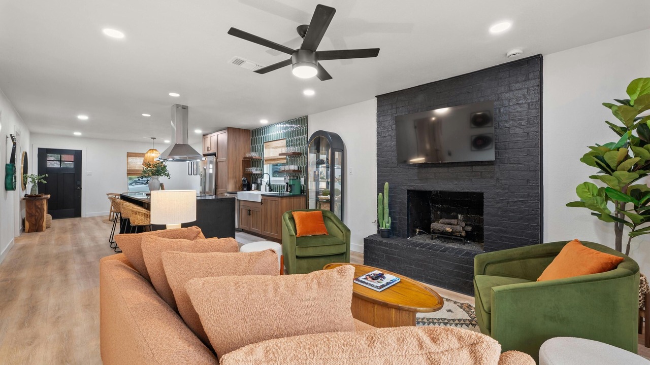 Photo of Livingroom in Barton Hills
