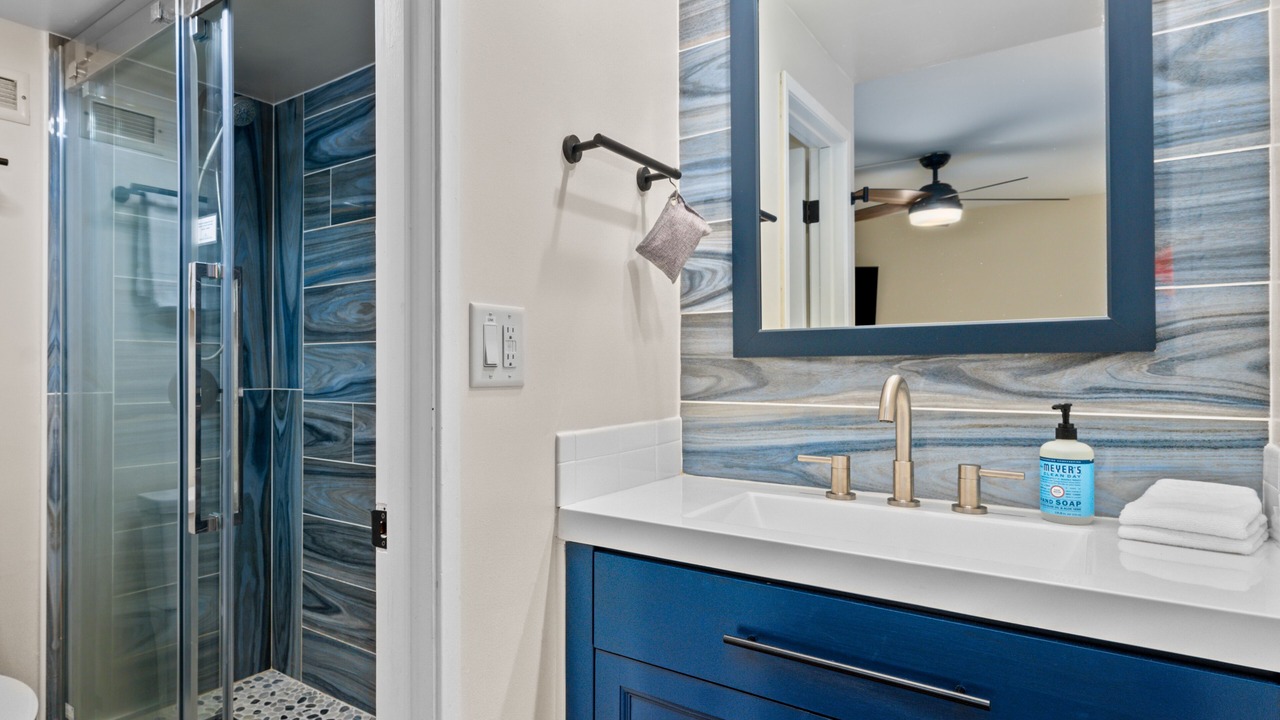 Photo of Bathroom in Historic Kailua Village