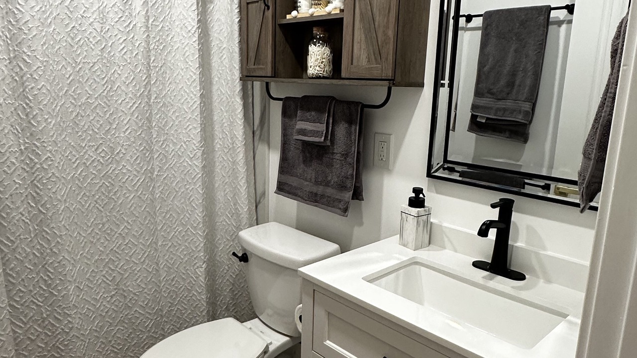 Photo of Bathroom in Waianae